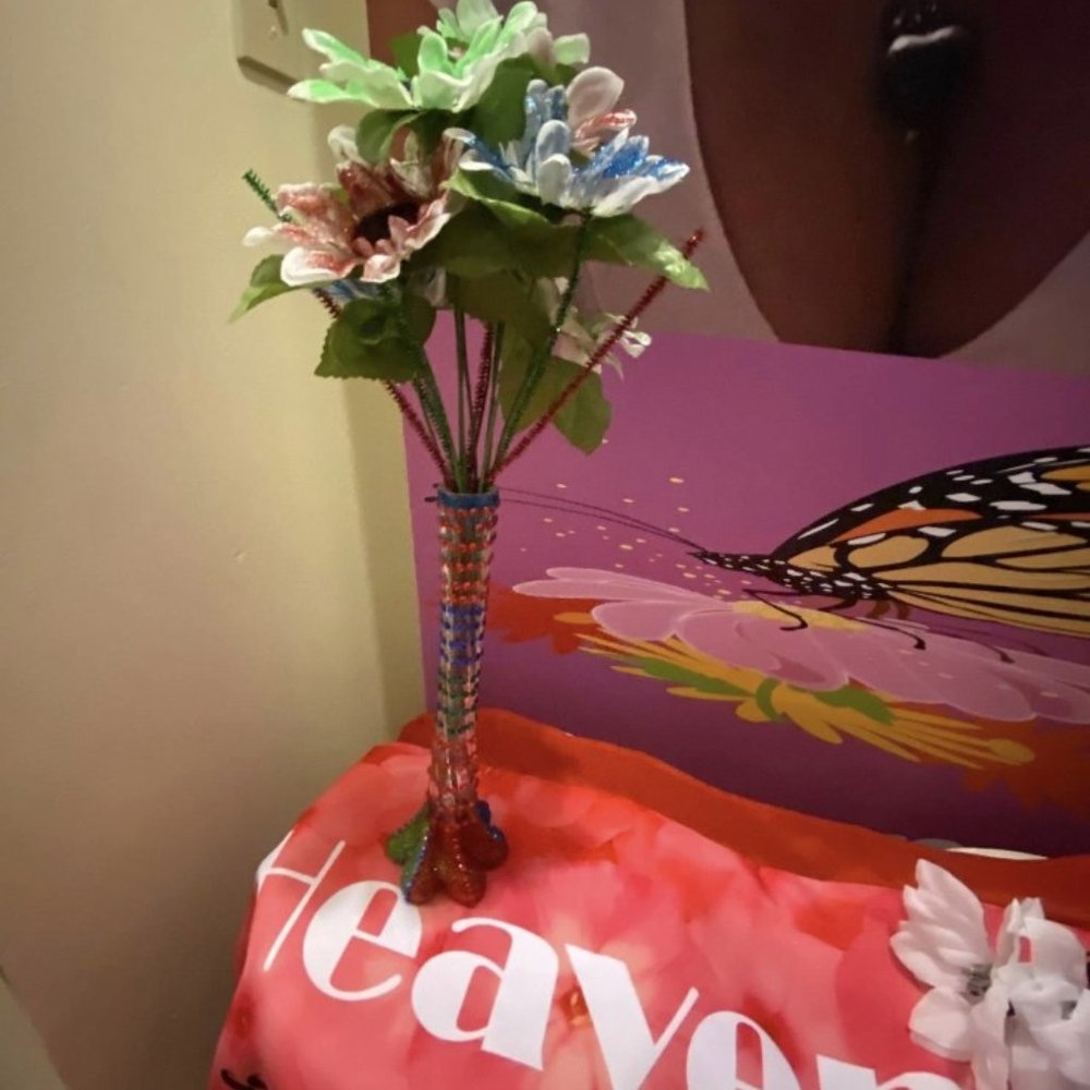 Heavenlee-Scent, Tricolor flowery vase